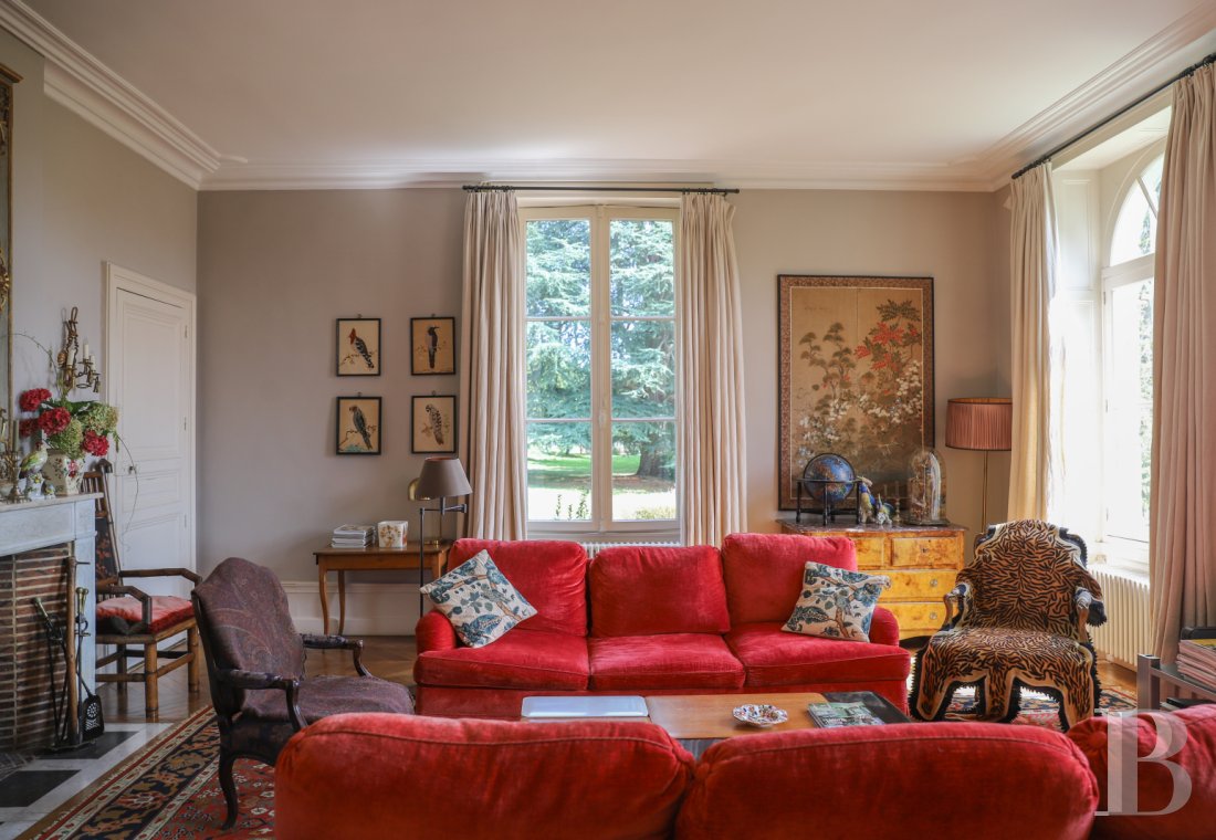Dans le Perche, au nord-est de Bellême, une maison des 18e et 19e siècle au milieu de grands arbres  - photo  n°18